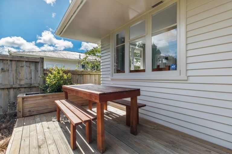 Photo of property in 1/56 Glendale Road, Glen Eden, Auckland, 0602