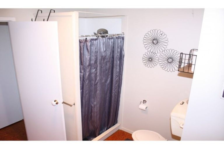 Photo of property in 17 Great North Road, Te Kamo, Whangarei, 0112