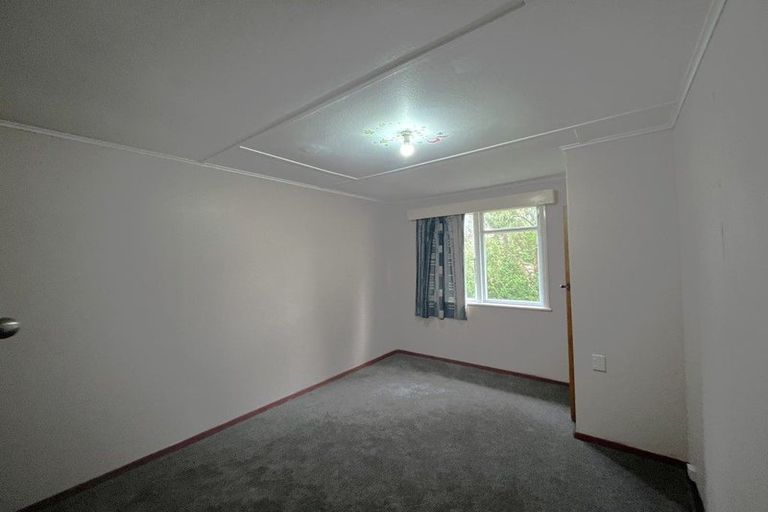 Photo of property in 7 Cumberland Grove, Cannons Creek, Porirua, 5024