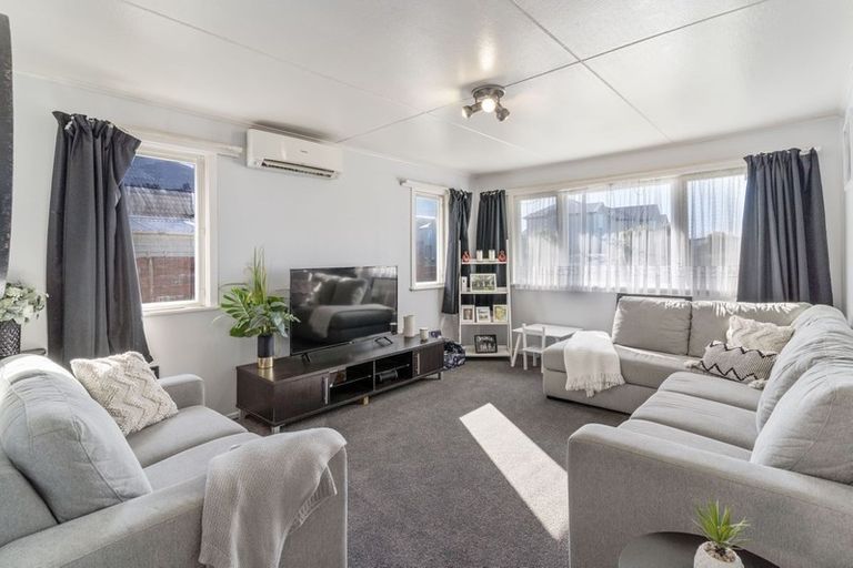 Photo of property in 82 Grove Road, Papakura, 2110