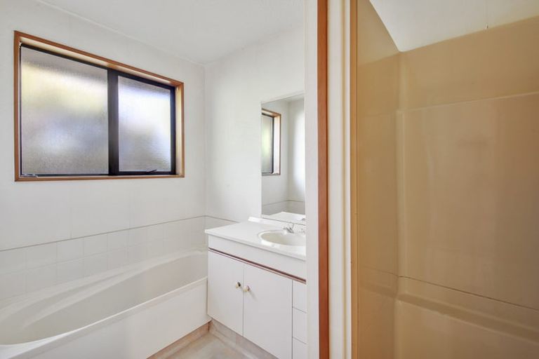 Photo of property in 2/24 Woodbury Street, Avonhead, Christchurch, 8042