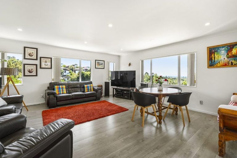 Photo of property in 60a Topliss Drive, Northcross, Auckland, 0632