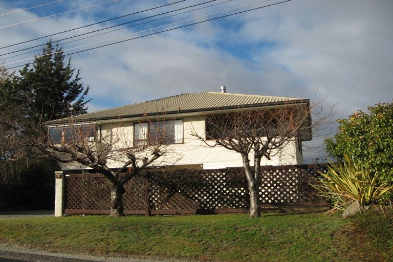 Photo of property in 3 Manuka Crescent, Wanaka, 9305