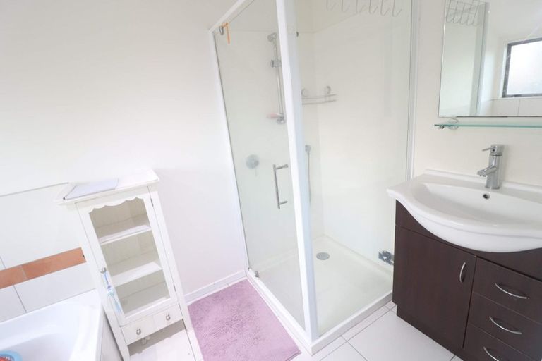 Photo of property in 10a Marie Crescent, Te Atatu South, Auckland, 0610