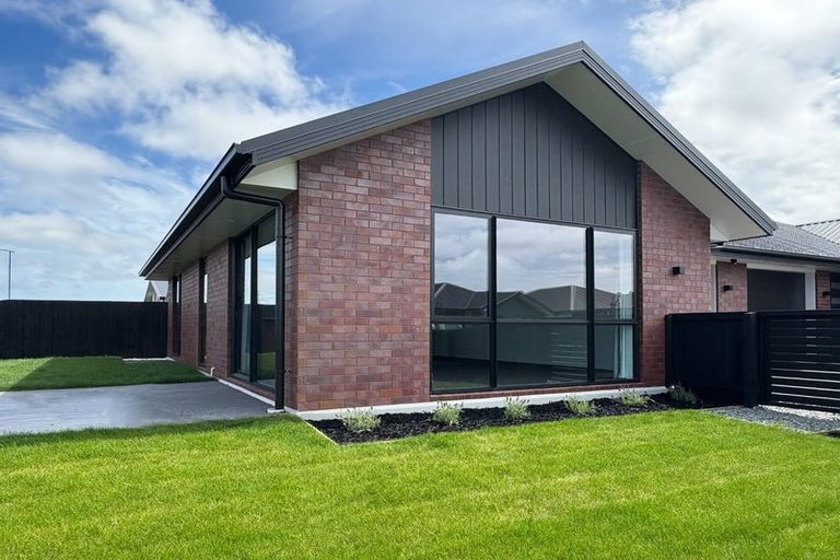 Photo of property in 1 Hunia Place, Yaldhurst, Christchurch, 8042
