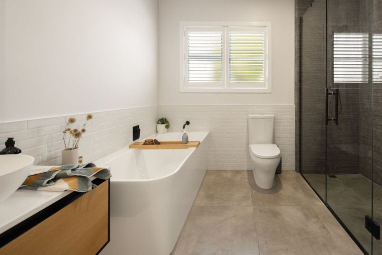 Photo of property in 12 Jellicoe Drive, Hamilton East, Hamilton, 3216