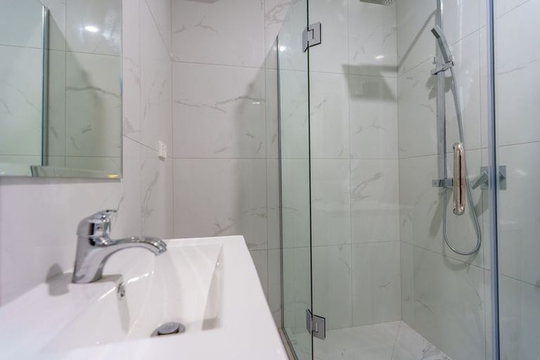 Photo of property in 14b Sunlands Drive, Manurewa, Auckland, 2102