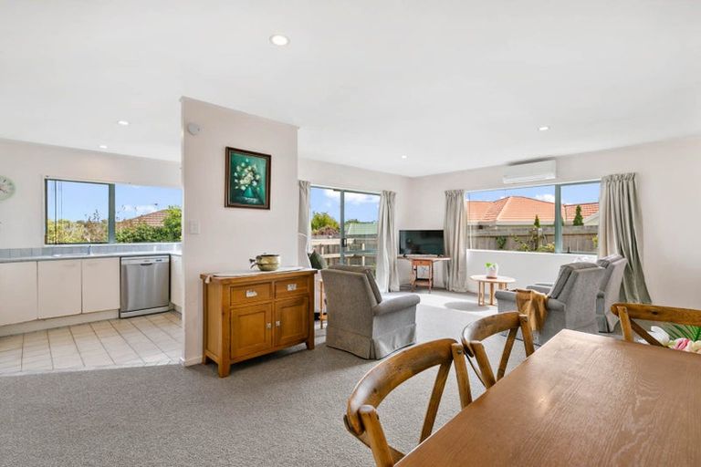 Photo of property in 678 Te Atatu Road, Te Atatu Peninsula, Auckland, 0610