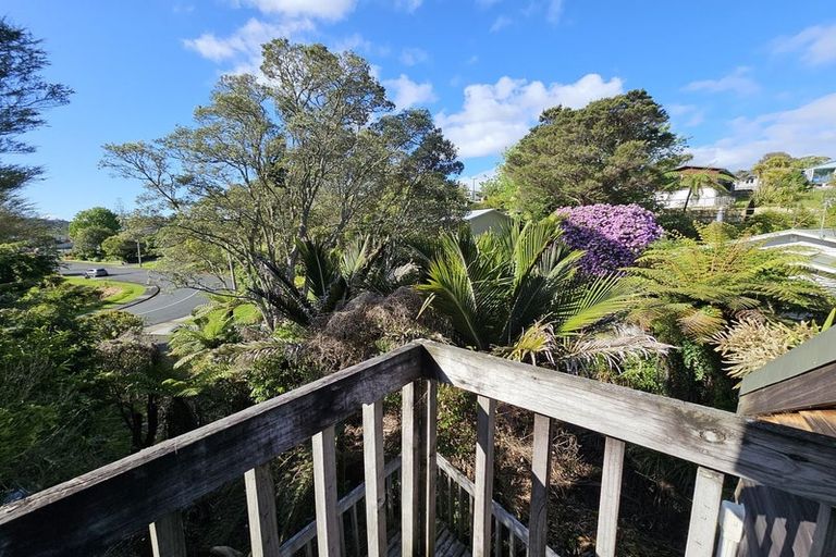 Photo of property in 52 Sunnyhaven Avenue, Beach Haven, Auckland, 0626