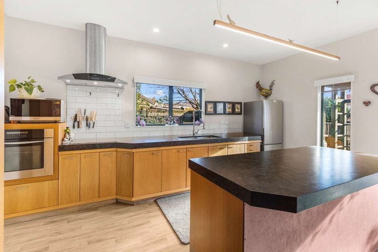 Photo of property in 1 Strachan Way, Highbury, Palmerston North, 4412