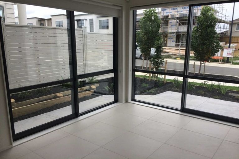 Photo of property in 9 Costa Viva Crescent, Karaka, Papakura, 2113