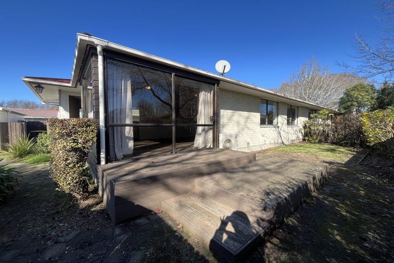 Photo of property in 1/2 Lodge Place, Ilam, Christchurch, 8041