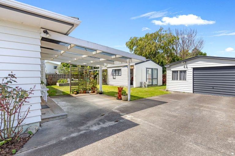 Photo of property in 74 Kennedy Drive, Levin, 5510