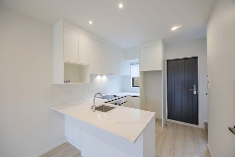 Photo of property in 2/35 Young Crescent, Drury, 2113