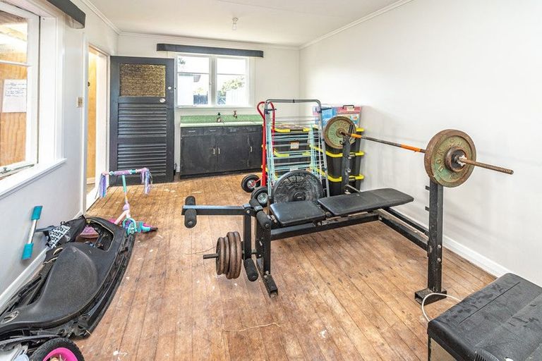 Photo of property in 53 Thatcher Street, Castlecliff, Whanganui, 4501