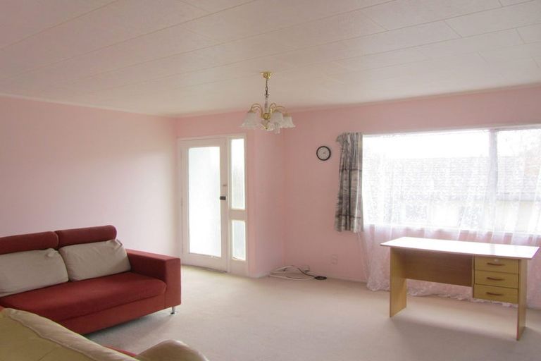 Photo of property in 26 Santiago Crescent, Unsworth Heights, Auckland, 0632