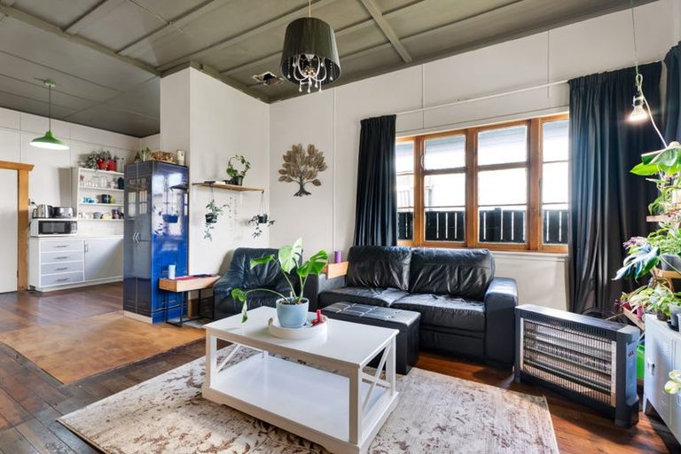 Photo of property in 33 Gaine Street, New Plymouth, 4310