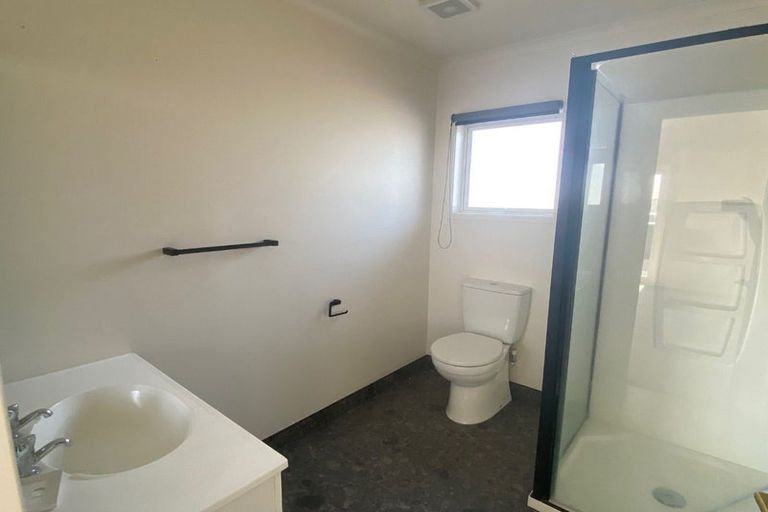 Photo of property in 1 Lysaght Place, Welcome Bay, Tauranga, 3112