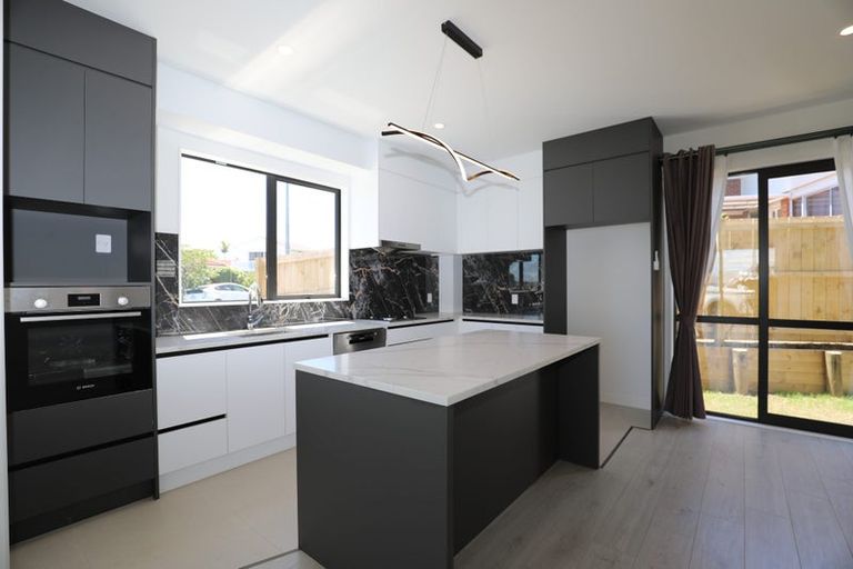 Photo of property in 58a Sorrel Crescent, Bucklands Beach, Auckland, 2012