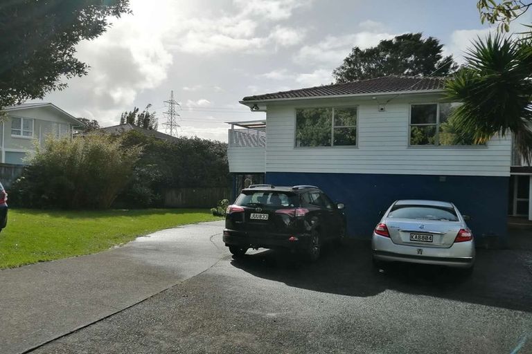 Photo of property in 54 Royal View Road, Te Atatu South, Auckland, 0610