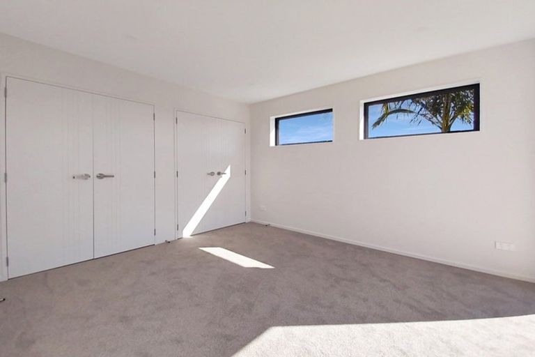 Photo of property in 10/116 Colwill Road, Massey, Auckland, 0614