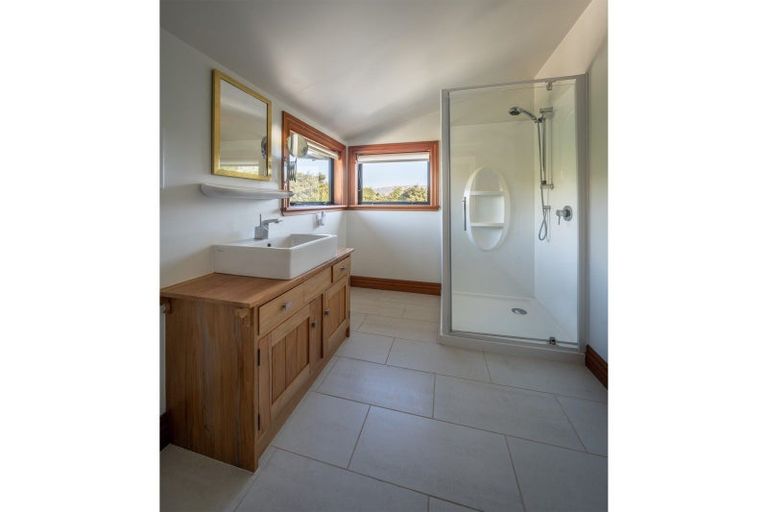 Photo of property in 10 Minaret Ridge, Wanaka, 9305