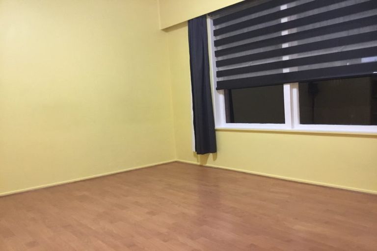 Photo of property in 2/101 Hillside Road, Glenfield, Auckland, 0627