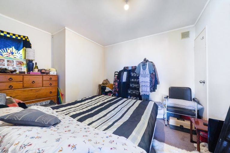 Photo of property in 28 Glenbervie Crescent, Massey, Auckland, 0614