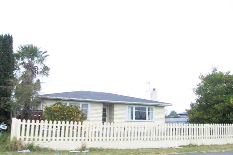 Photo of property in 25 Howard Road, Taradale, Napier, 4112