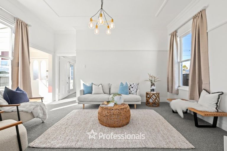 Photo of property in 17 William Street, Petone, Lower Hutt, 5012