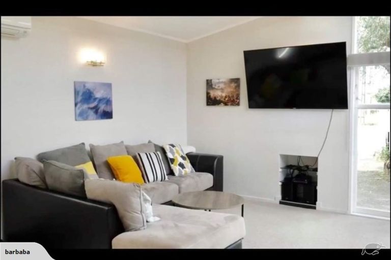 Photo of property in 2/170 Clevedon Road, Papakura, 2110