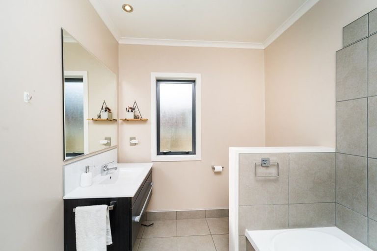 Photo of property in 74 Lincoln Street, Ashhurst, 4810