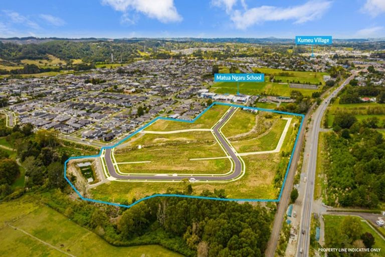 Photo of property in 15 Tereina Lane, Kumeu, 0810