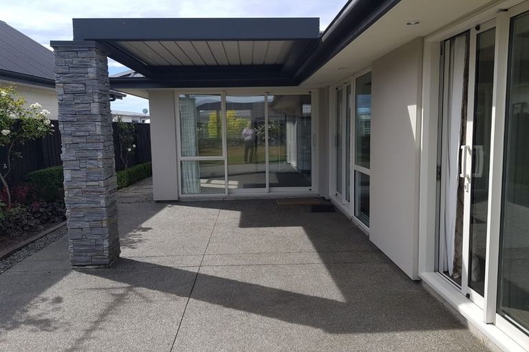 Photo of property in 52 Huntingdon Drive, Rangiora, 7400