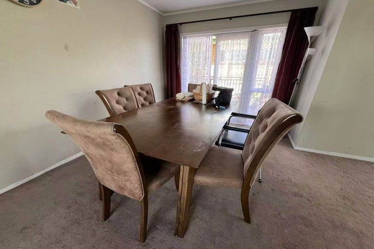 Photo of property in 48 Spence Road, Henderson, Auckland, 0612