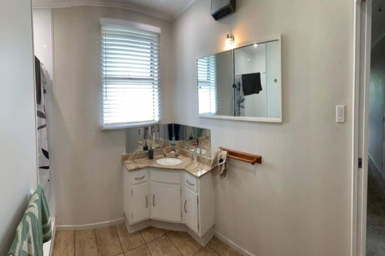 Photo of property in 25 Arawhata Road, Paraparaumu, 5032