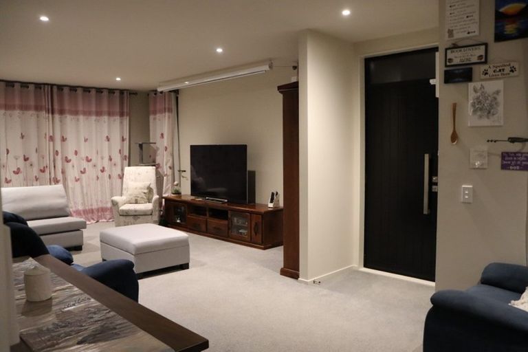 Photo of property in 11 Lieutenant Lane, Papakura, 2110