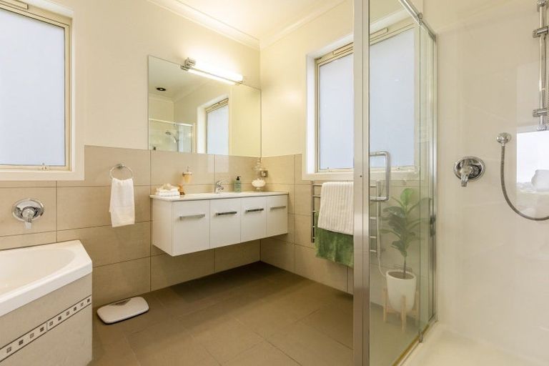 Photo of property in 118 Kent Terrace, Taradale, Napier, 4112