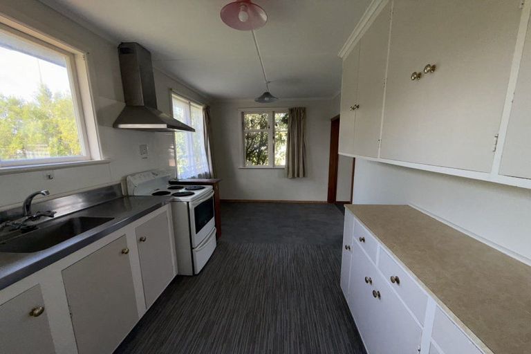 Photo of property in 5 Waterloo Crescent, Hokowhitu, Palmerston North, 4410