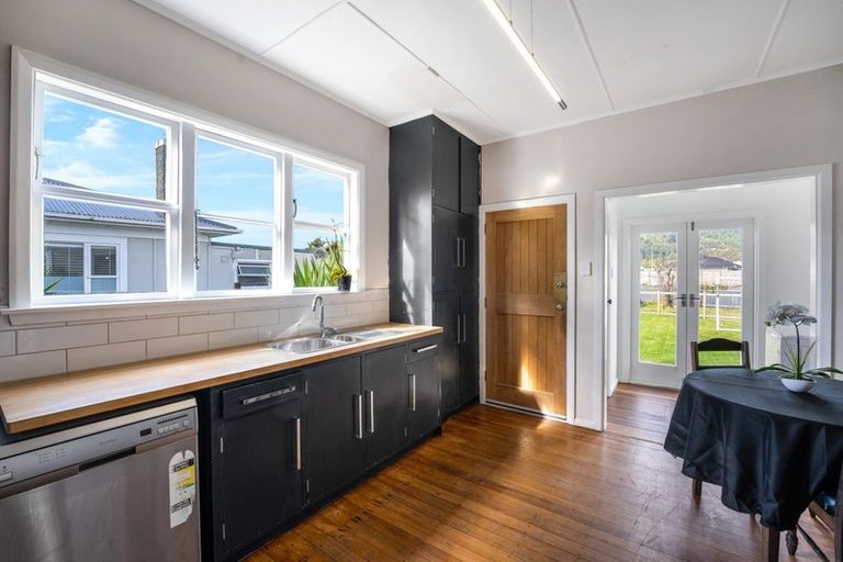 Photo of property in 61 Miro Street, Trentham, Upper Hutt, 5018