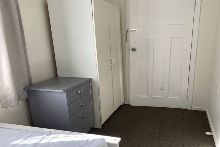 Photo of property in 35 Bay Street, Petone, Lower Hutt, 5012