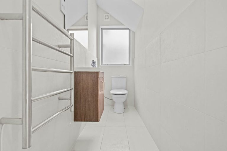 Photo of property in 114 Fairview Avenue, Fairview Heights, Auckland, 0632