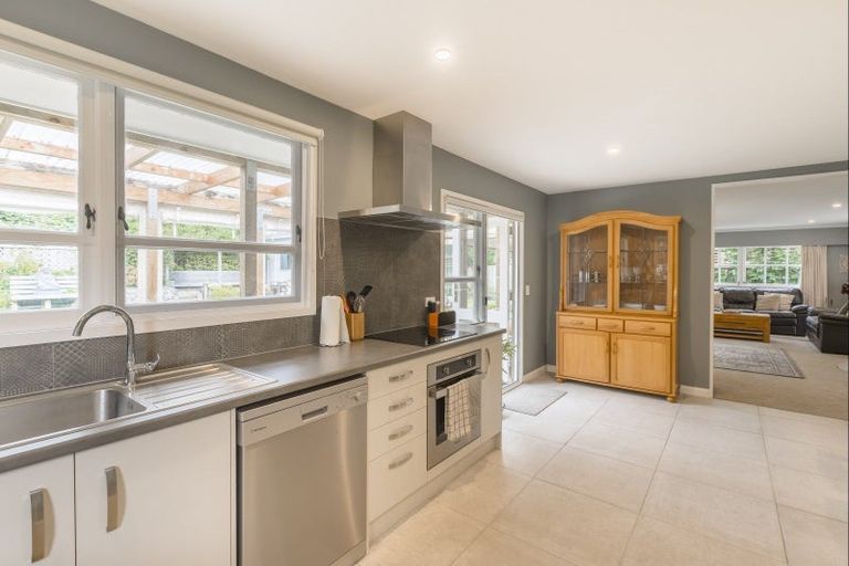 Photo of property in 3 Kanawa Street, Waikanae, 5036