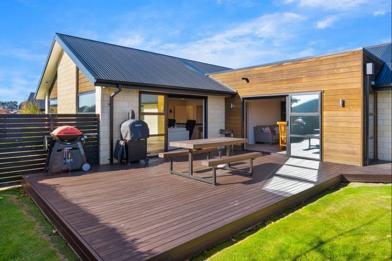 Photo of property in 15 Genoa Avenue, Rolleston, 7614