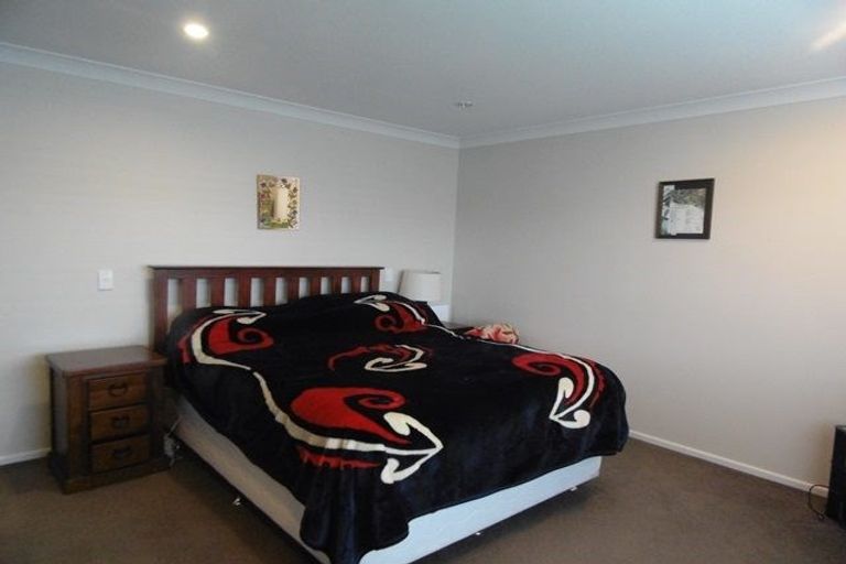 Photo of property in 12 Gennaker Lane, Whitby, Porirua, 5024