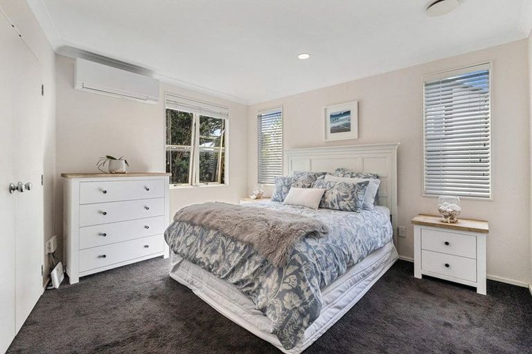 Photo of property in 17 Eaglemont Drive, East Tamaki Heights, Auckland, 2016