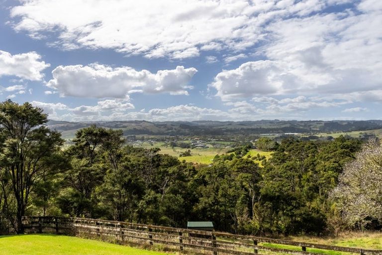 Photo of property in 171 Pinchgut Road, Kaukapakapa, 0873