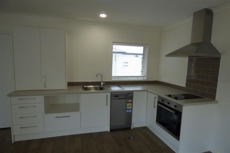 Photo of property in 28u3 Heath Street, Saint Andrews, Hamilton, 3200