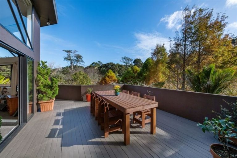 Photo of property in 69 Paturoa Road, Titirangi, Auckland, 0604