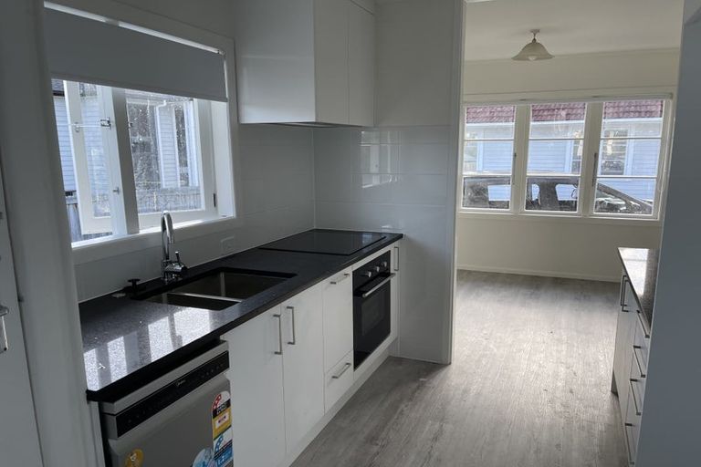 Photo of property in 70 Smythe Road, Henderson, Auckland, 0612